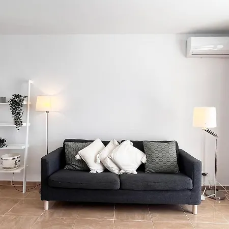 Casa Alpine - 2 Bedroom With Large Terrace Tias
