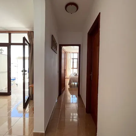 Casa Alpine - 2 Bedroom With Large Terrace דירה